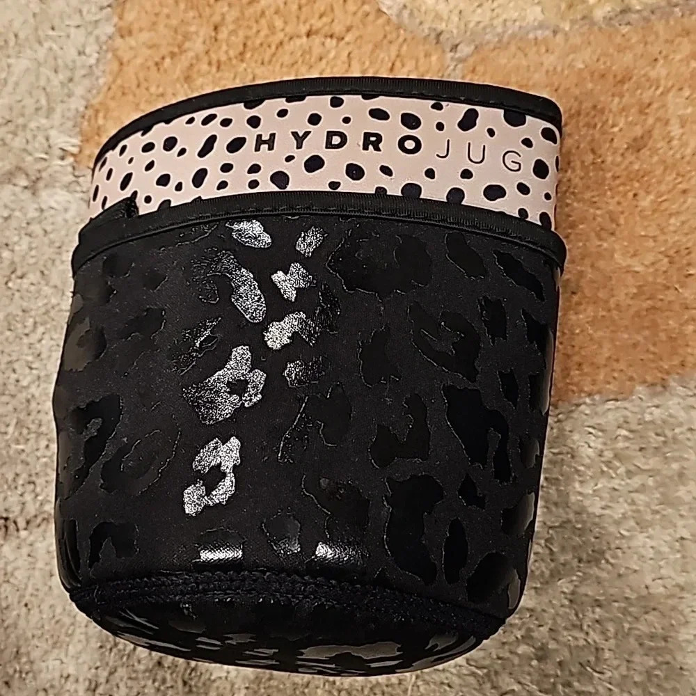 HYDROJUG Leopard sleeve
